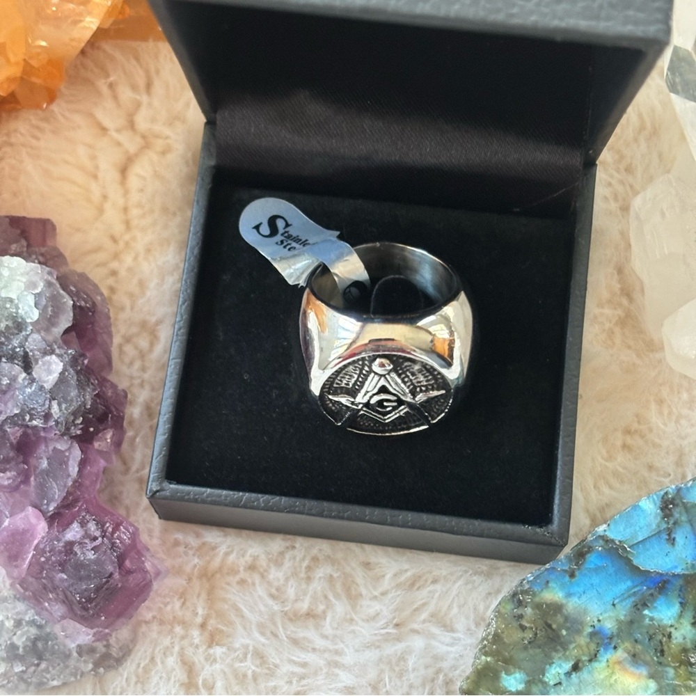 Mason Master’s Ring Silver & Black (Grand Masters Ring) - Picture 3 of 7